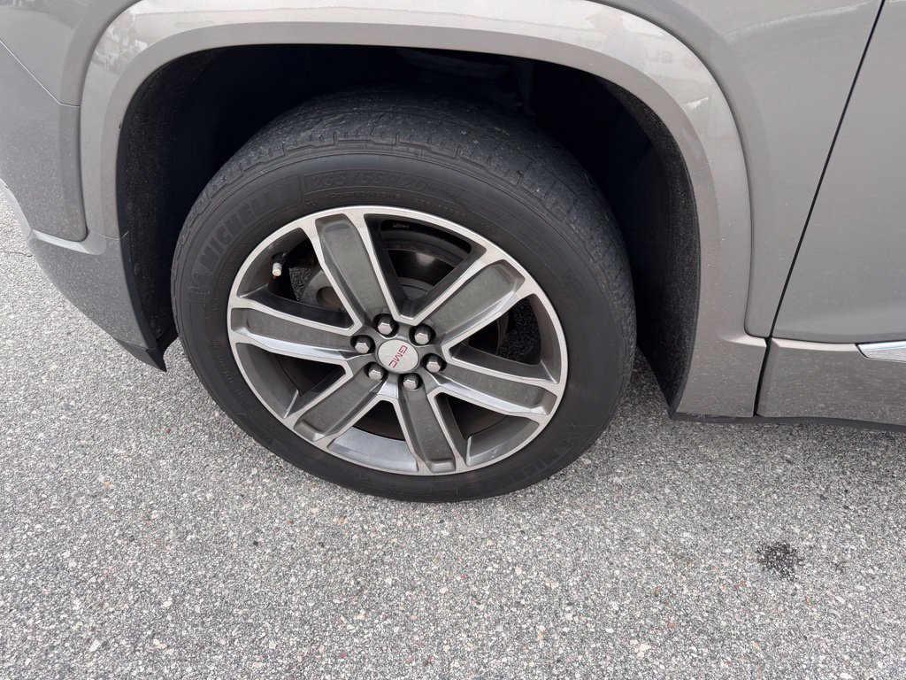 Used 2019 GMC Acadia Denali w/ Technology Package FWD image 8