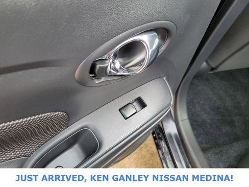 Used 2018 Nissan Versa SV w/ SV Special Edition Package image 38