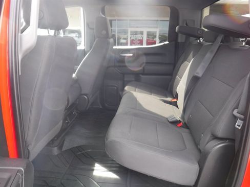 Used 2020 Chevrolet Silverado 1500 Custom w/ Custom Convenience Package AWD/4WD image 8