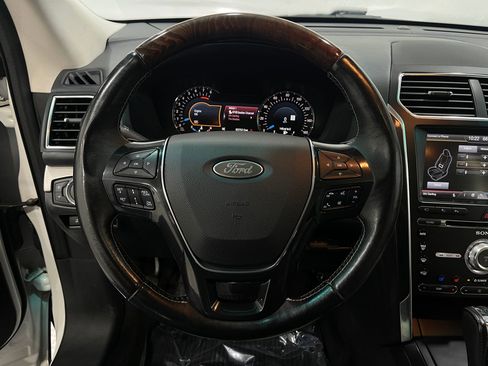 Used 2016 Ford Explorer Platinum image 22