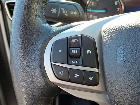 Certified 2022 Ford Explorer XLT w/ Equipment Group 202A image 22