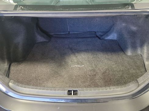 Used 2015 Toyota Corolla LE image 9