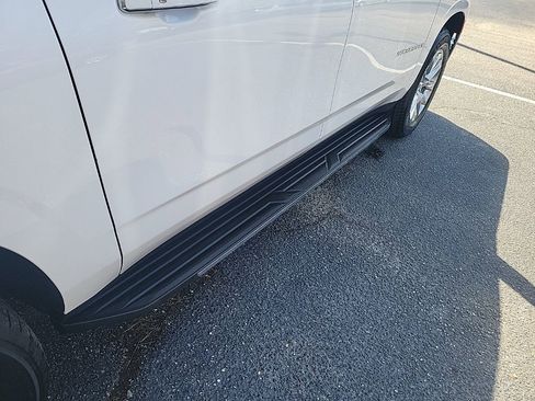 Used 2023 Chevrolet Suburban Premier image 21