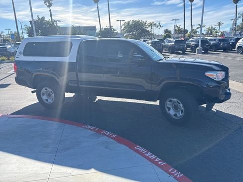 Used 2018 Toyota Tacoma SR w/ SR Convenience Package image 31