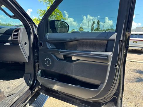 Used 2021 Ford Expedition Limited AWD/4WD image 26