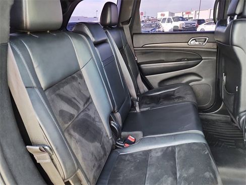 Used 2017 Jeep Grand Cherokee Altitude image 22