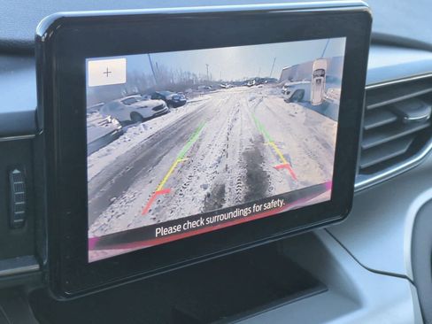 Used 2022 Ford Explorer XLT w/ Equipment Group 202A image 30