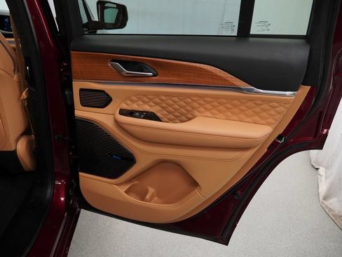 Certified 2025 Jeep Grand Cherokee Summit AWD/4WD image 45