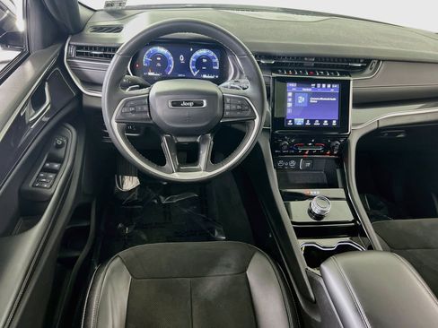 Used 2023 Jeep Grand Cherokee Altitude AWD/4WD image 21