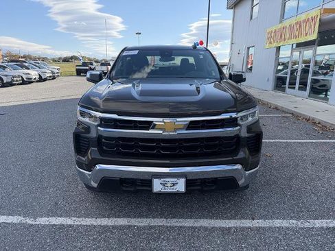 Used 2023 Chevrolet Silverado 1500 LT image 3