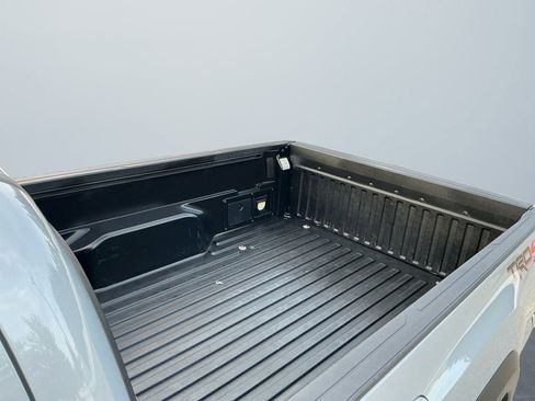 Used 2021 Toyota Tacoma TRD Off-Road image 17