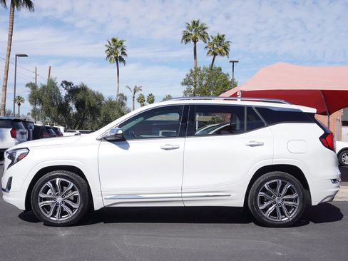 Used 2020 GMC Terrain Denali w/ Denali Premium Package image 2