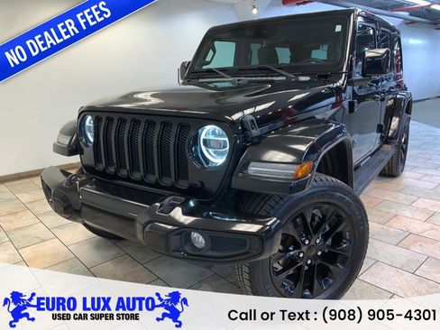 Used 2022 Jeep Wrangler Unlimited Sahara AWD/4WD image 1
