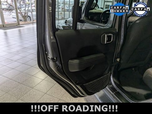 Used 2022 Jeep Gladiator Overland w/ Trailer Tow Package image 19