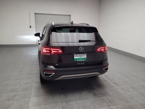 Used 2023 Volkswagen Taos SE w/ Black Wheel Package FWD image 6