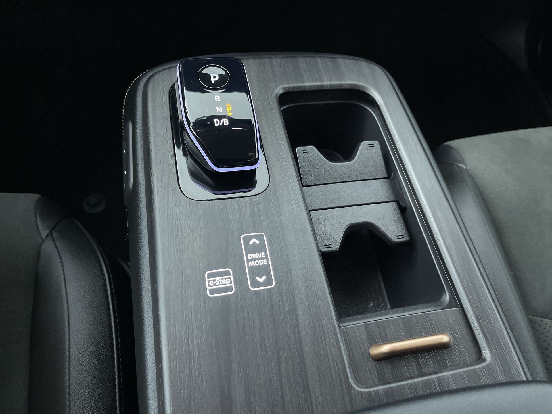 Certified 2024 Nissan Ariya AWD image 22