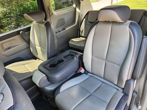 Used 2017 Kia Sedona LX w/ LX Essentials Premium Package FWD image 10