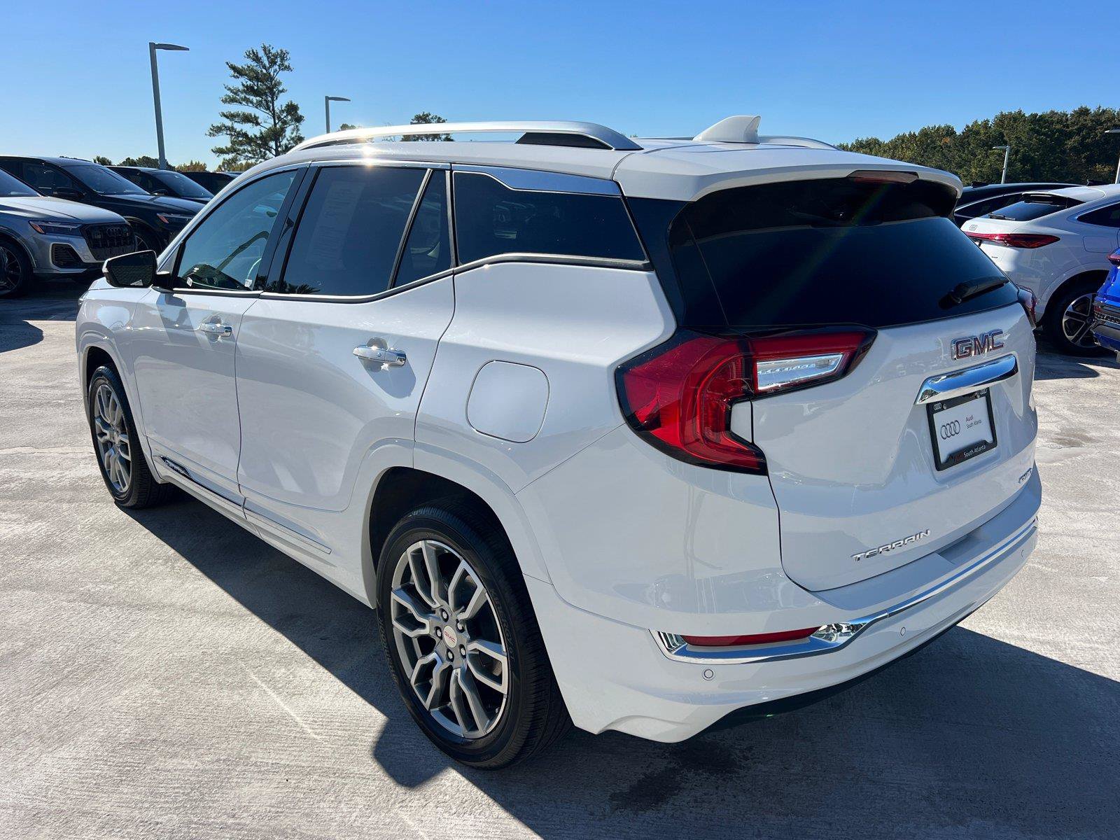 Used 2024 GMC Terrain Denali AWD/4WD image 7