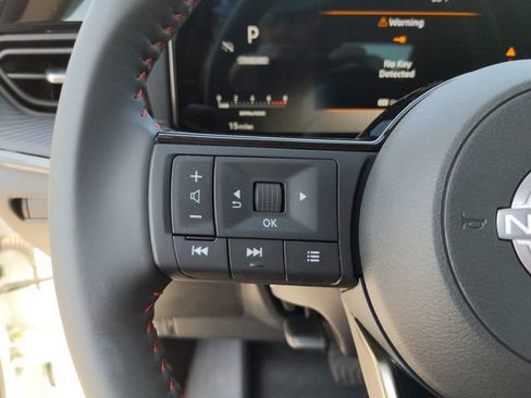Certified 2025 Nissan Kicks SR FWD image 38