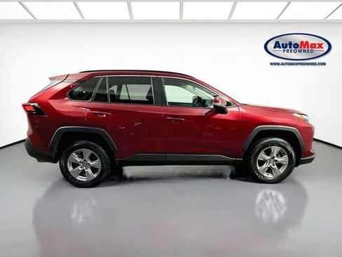 Used 2025 Toyota RAV4 XLE AWD/4WD image 9