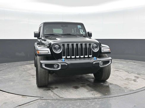 Used 2023 Jeep Wrangler Unlimited Sahara w/ Cold Weather Group AWD/4WD image 5