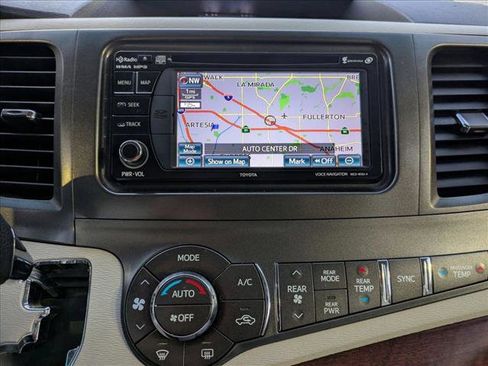 Used 2014 Toyota Sienna XLE image 13