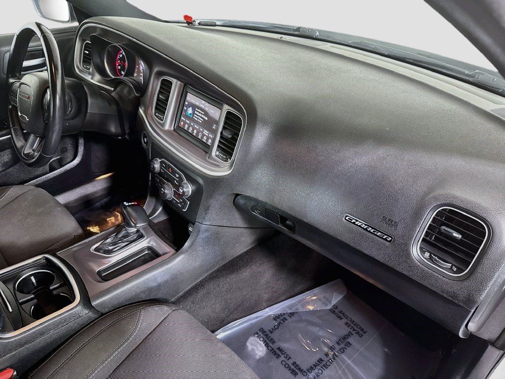 Used 2022 Dodge Charger SXT RWD image 27