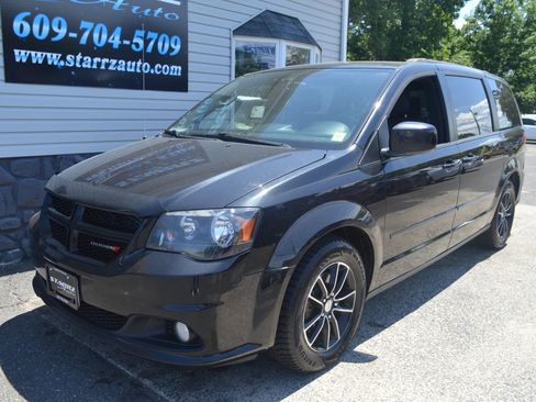 Used 2017 Dodge Grand Caravan GT FWD image 1