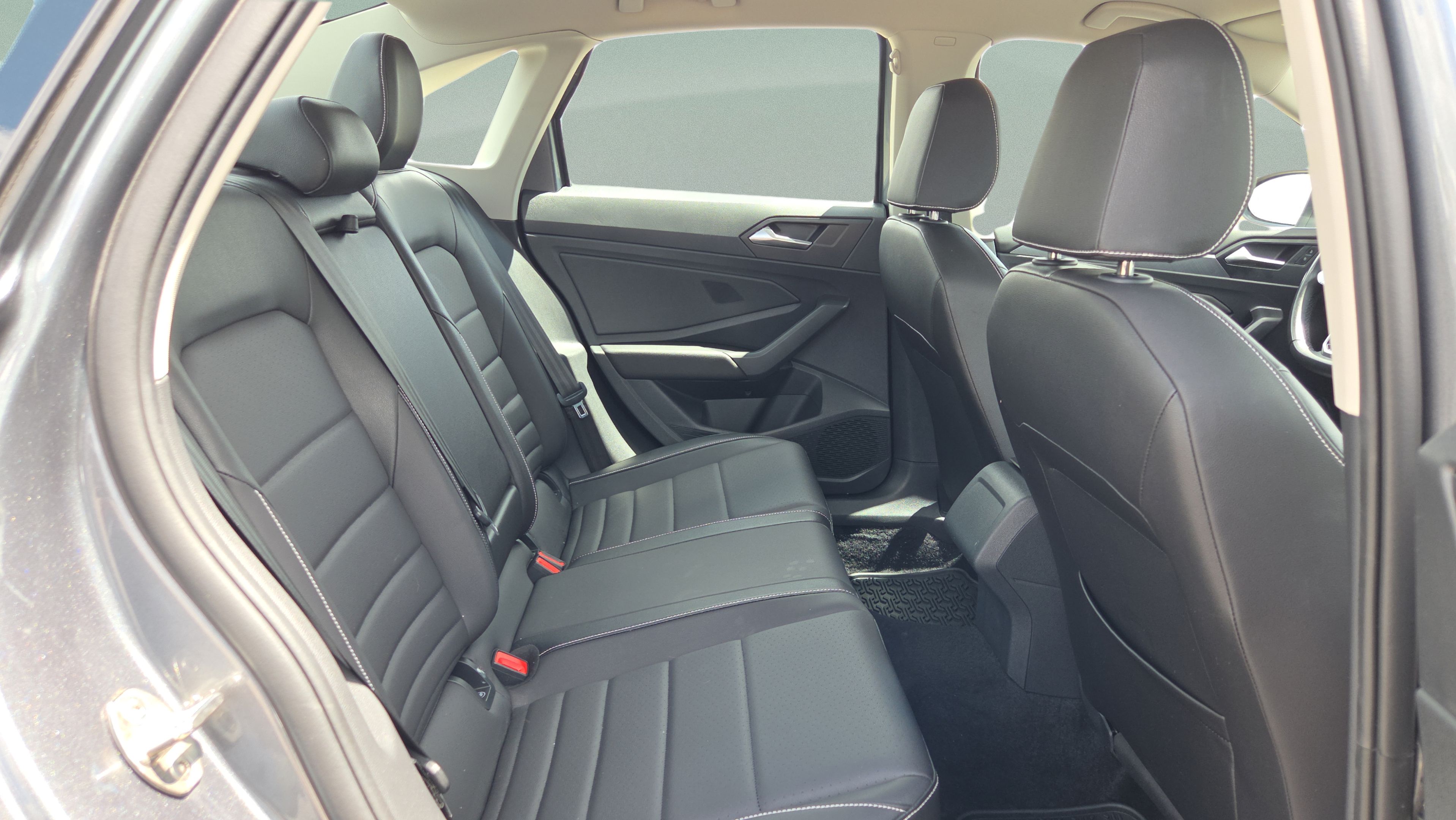 Used 2024 Volkswagen Jetta SE FWD image 13