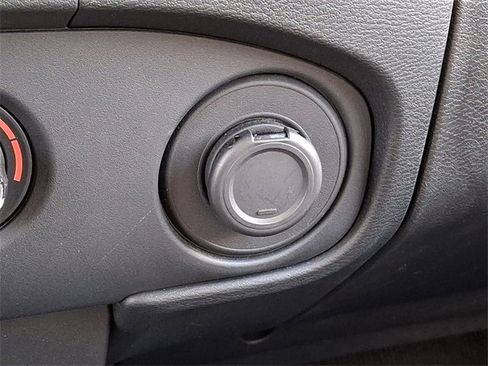 Used 2024 Nissan Frontier SV image 26