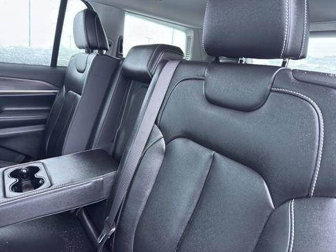 Used 2023 Jeep Grand Cherokee L Limited image 34