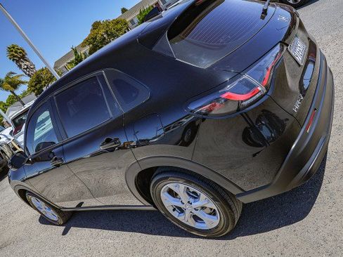 Used 2025 Honda HR-V LX image 8
