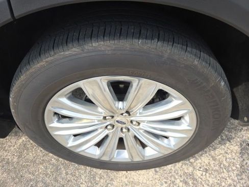 Used 2020 Ford Explorer Limited RWD image 11
