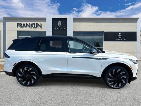 New 2026 Lincoln Nautilus Reserve AWD/4WD image 8