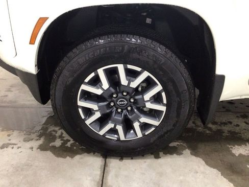 Used 2024 Nissan Frontier SL w/ Technology Package image 8