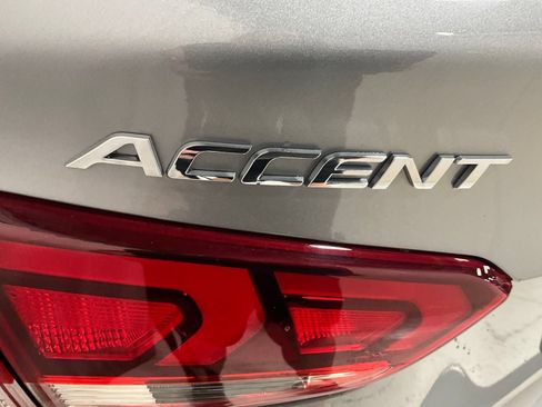 Used 2021 Hyundai Accent Limited w/ Cargo Package FWD image 11