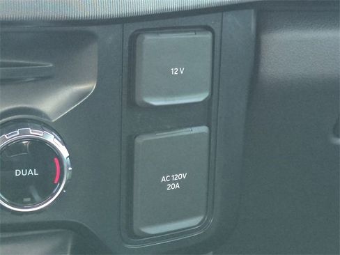 Used 2025 Ford F350 Platinum w/ FX4 Off-Road Package image 27