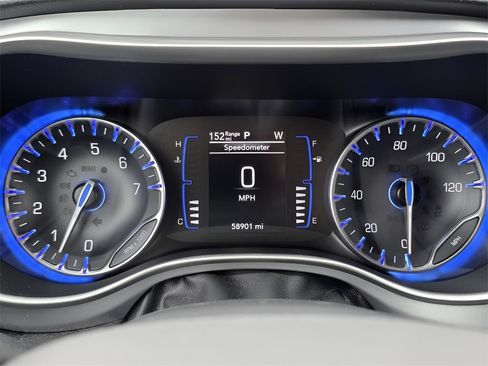 Used 2020 Chrysler Pacifica Touring w/ S Appearance Package image 28