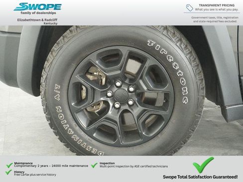 Used 2022 Jeep Cherokee Trailhawk w/ Technology Group B AWD/4WD image 28