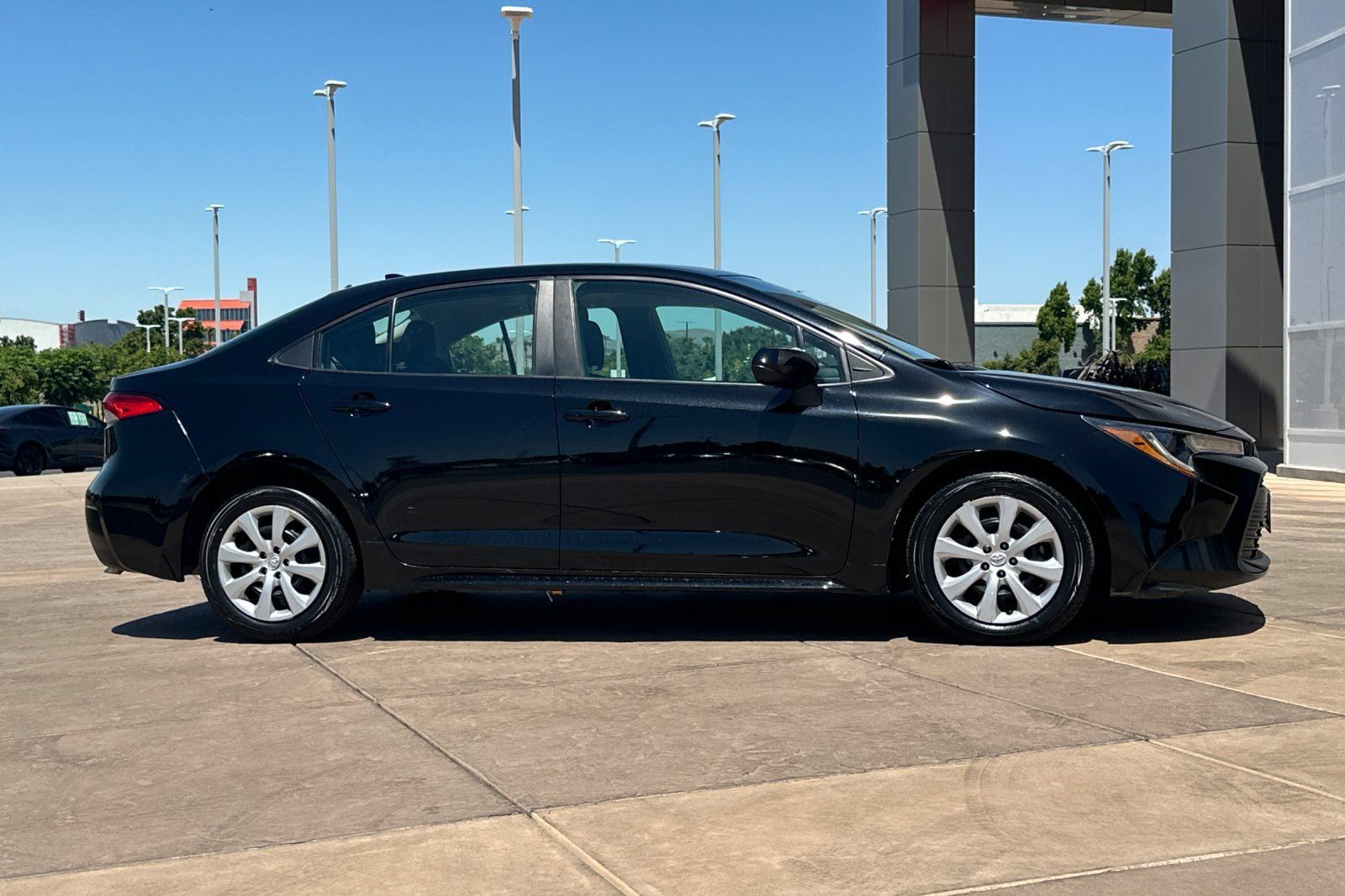 Certified 2023 Toyota Corolla LE FWD image 3