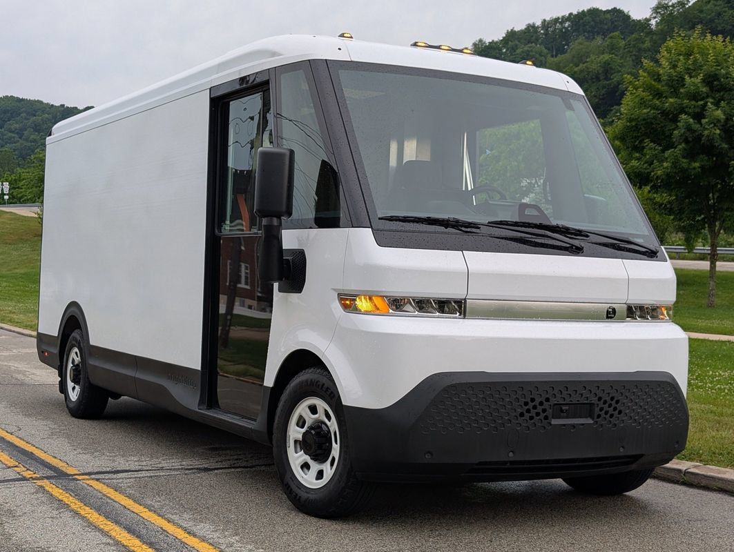 Used 2024 Chevrolet Brightdrop 600 w/ Commercial Equipment Package AWD/4WD image 1
