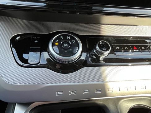 Used 2025 Ford Expedition Max Active image 11