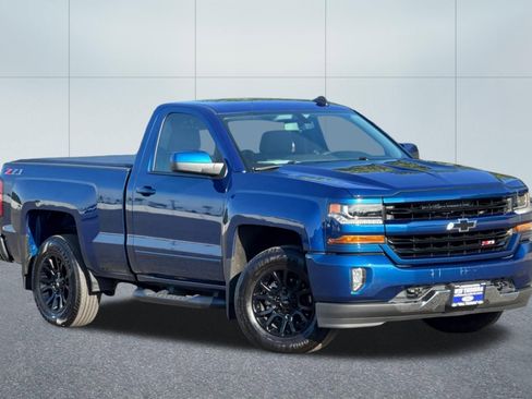 Used 2018 Chevrolet Silverado 1500 LT w/ LT Convenience Package AWD/4WD image 1