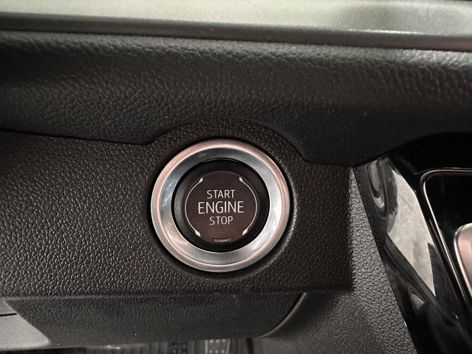 Used 2024 Chevrolet Traverse LT w/ LPO, Floor Liner Package AWD/4WD image 15