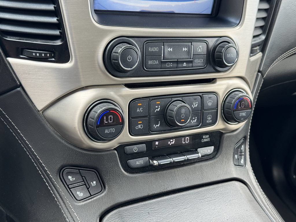 Used 2020 GMC Yukon XL Denali w/ Denali Ultimate Package AWD/4WD image 24
