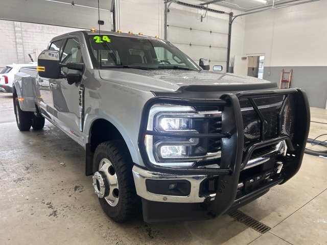 Used 2024 Ford F350 Lariat w/ Lariat Ultimate Package AWD/4WD image 3