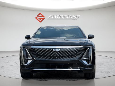 Used 2025 Cadillac Lyriq Luxury AWD/4WD image 12