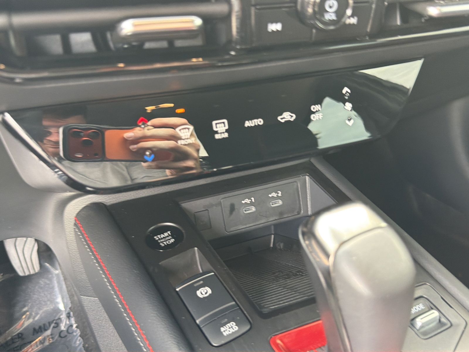 Certified 2025 Nissan Kicks SR FWD image 25