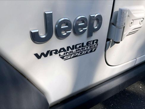 Used 2018 Jeep Wrangler Unlimited Sport S AWD/4WD image 29
