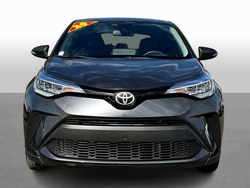 Used 2020 Toyota C-HR LE image 3